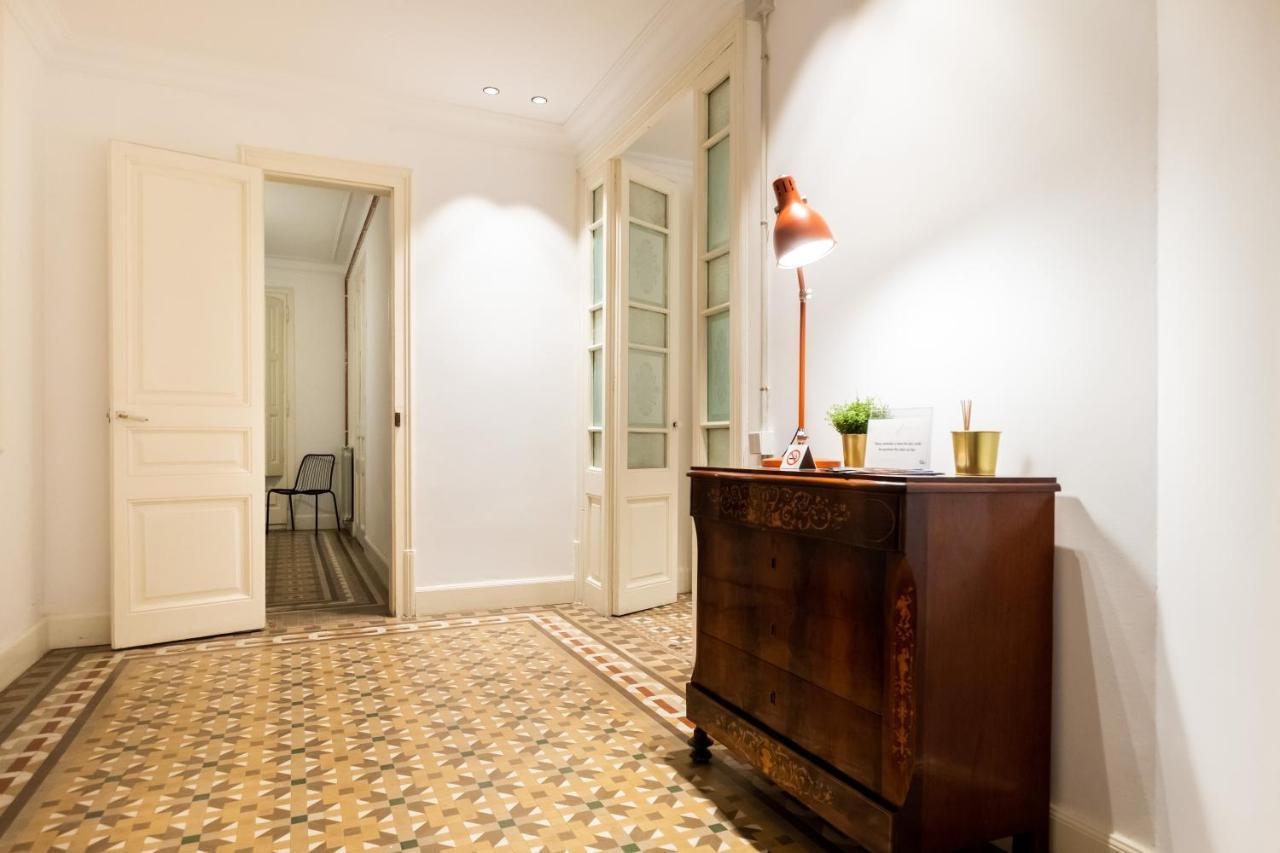 Modernist Apartment For Large Groups In Eixample Barcelone Extérieur photo