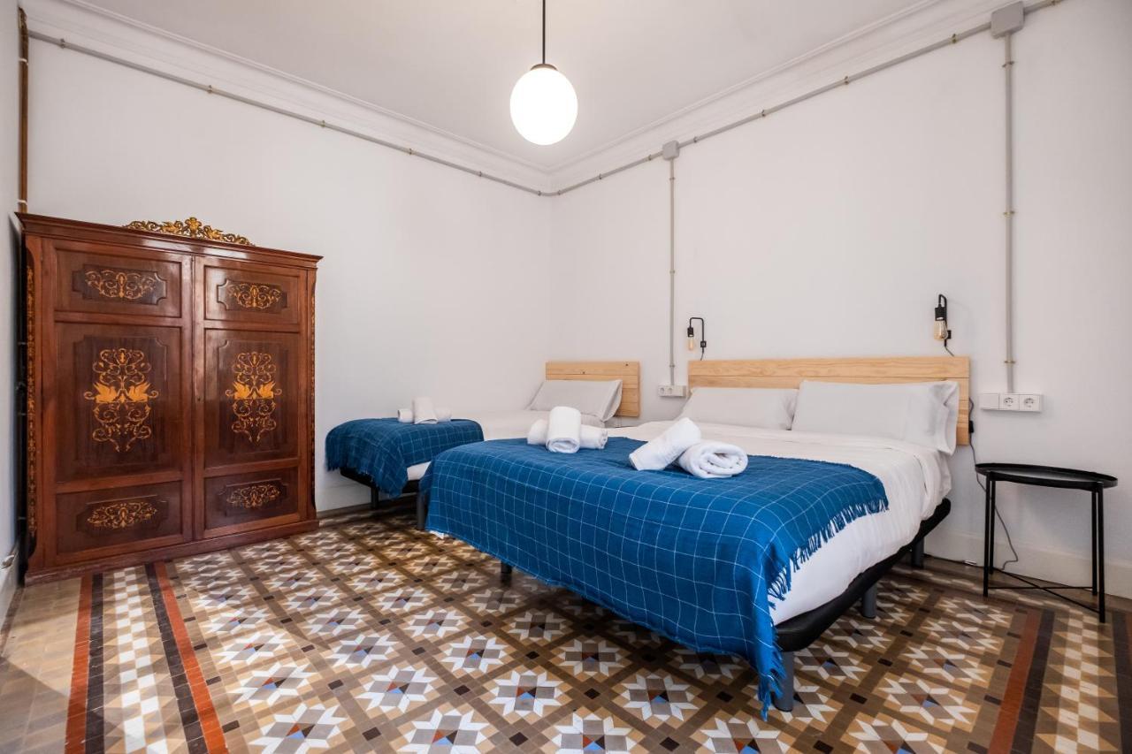 Modernist Apartment For Large Groups In Eixample Barcelone Extérieur photo