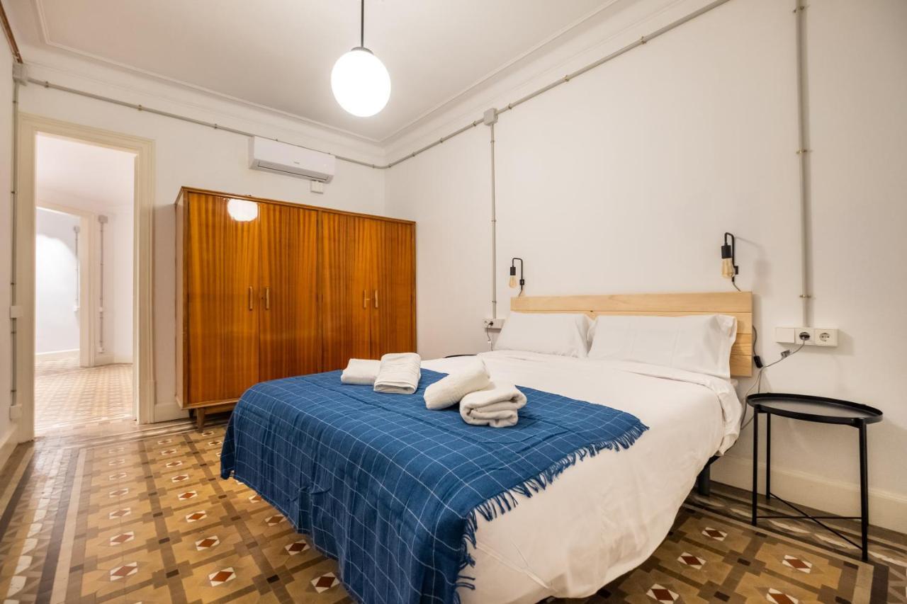 Modernist Apartment For Large Groups In Eixample Barcelone Extérieur photo