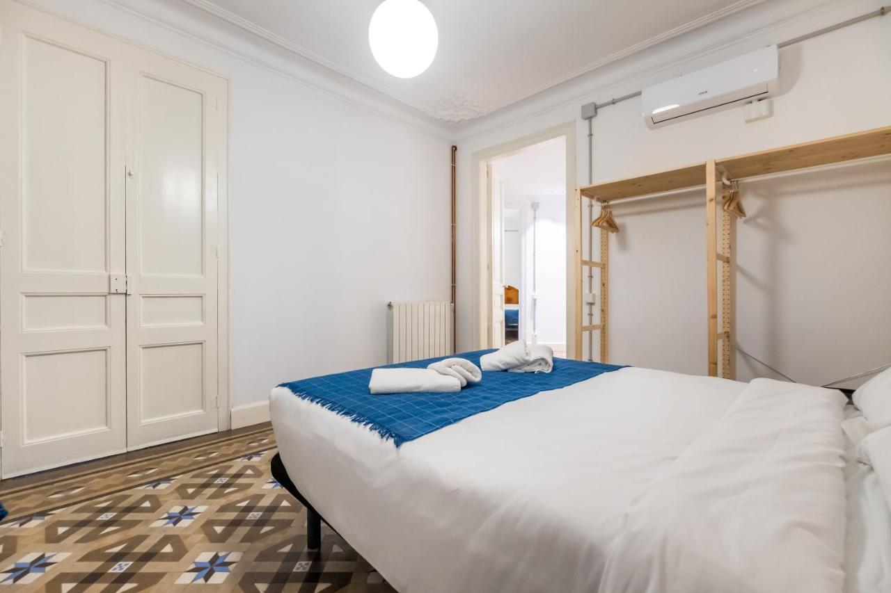 Modernist Apartment For Large Groups In Eixample Barcelone Extérieur photo