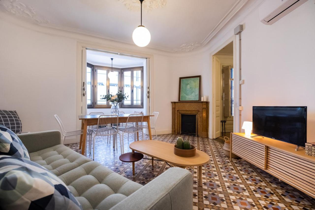 Modernist Apartment For Large Groups In Eixample Barcelone Extérieur photo