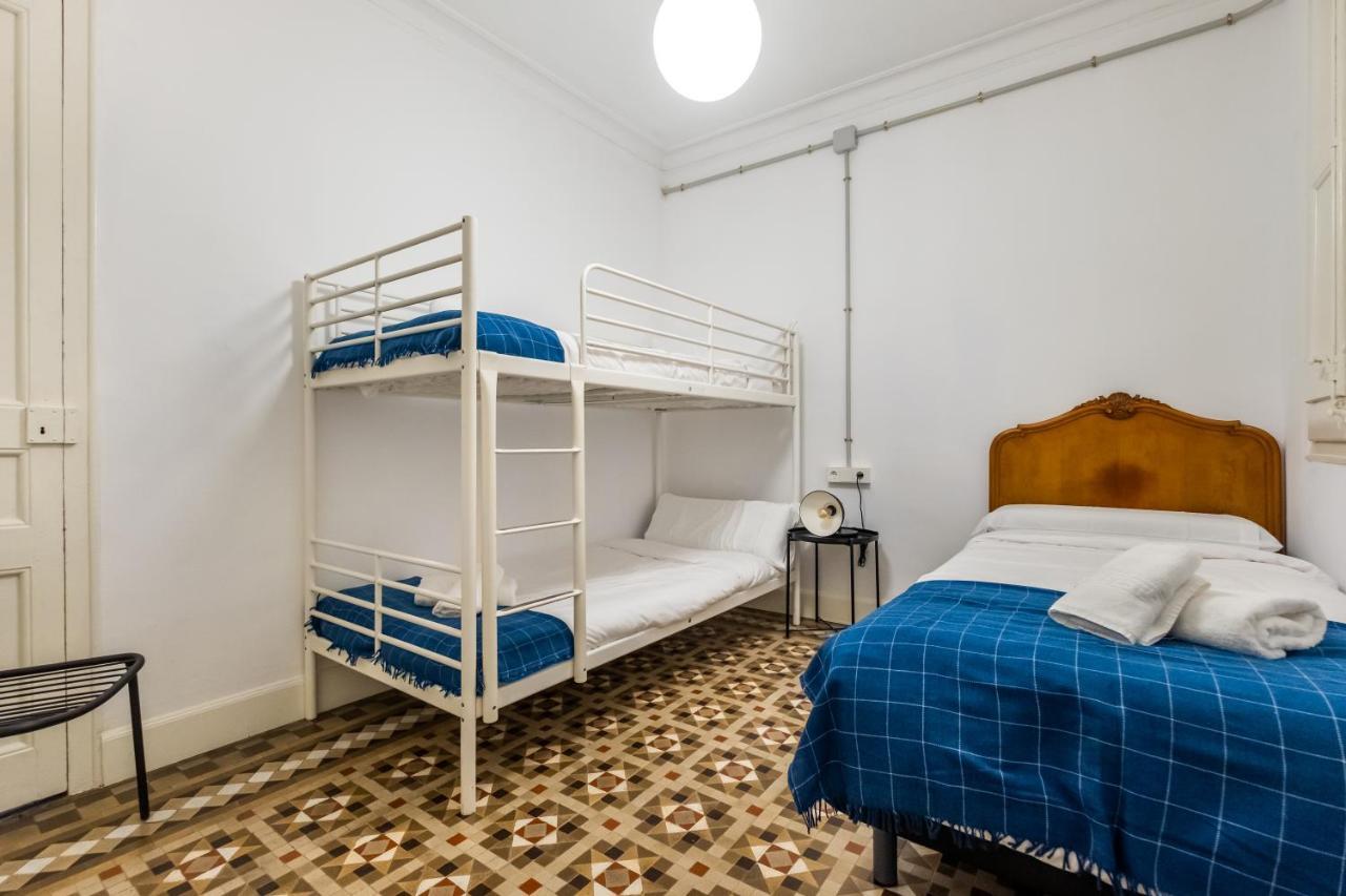 Modernist Apartment For Large Groups In Eixample Barcelone Extérieur photo