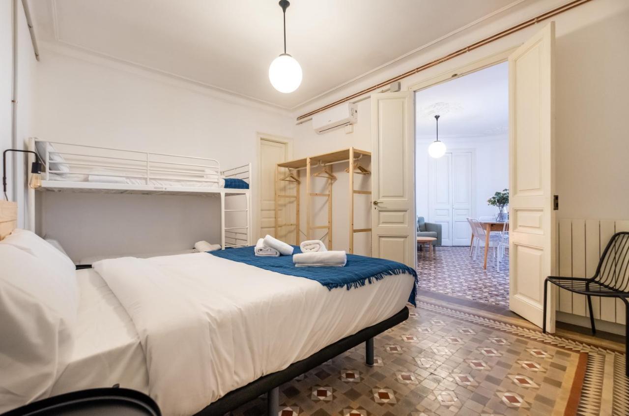 Modernist Apartment For Large Groups In Eixample Barcelone Extérieur photo
