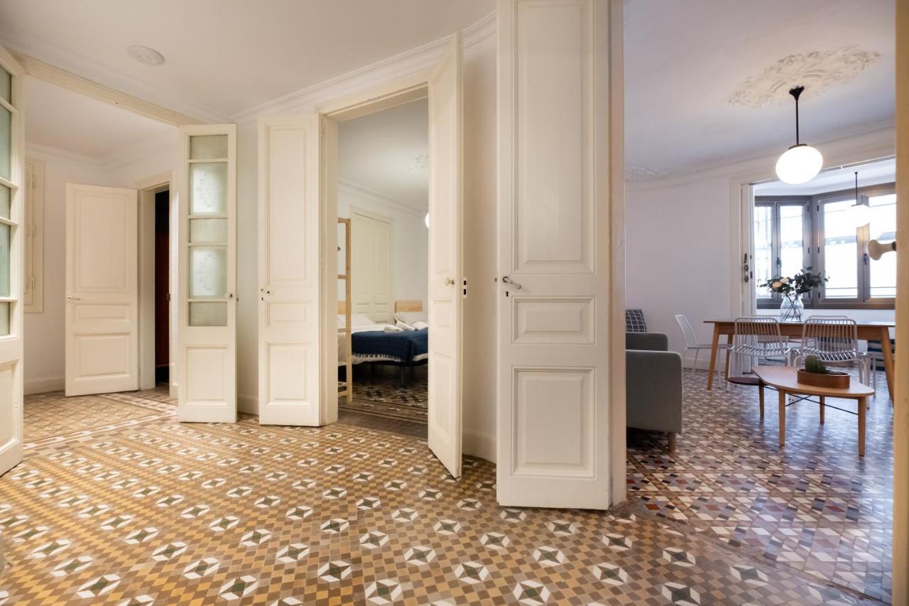 Modernist Apartment For Large Groups In Eixample Barcelone Extérieur photo