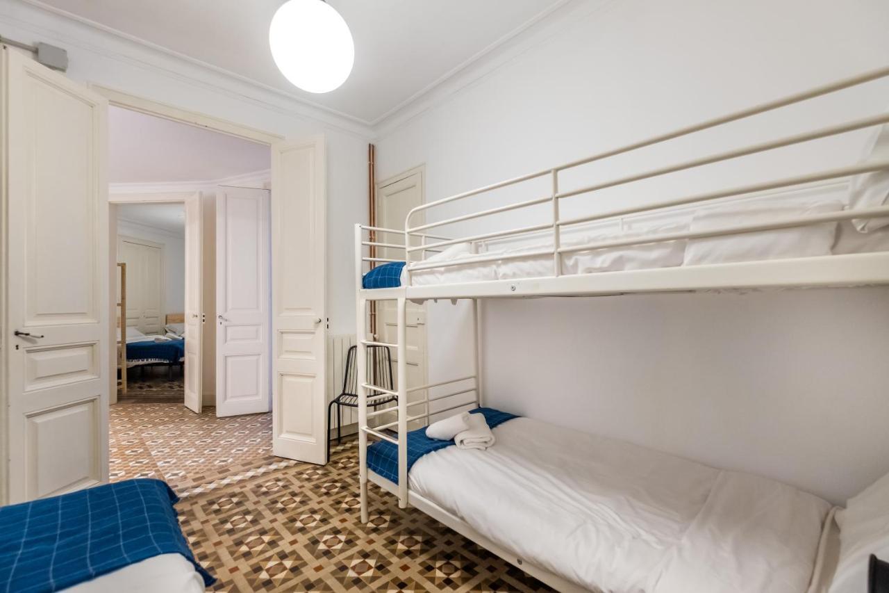 Modernist Apartment For Large Groups In Eixample Barcelone Extérieur photo